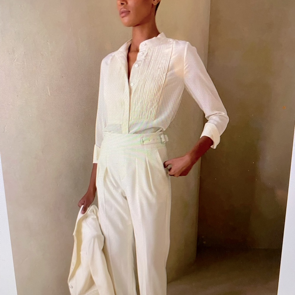 New With Tags Banana Republic 100% Silk Top in Cream